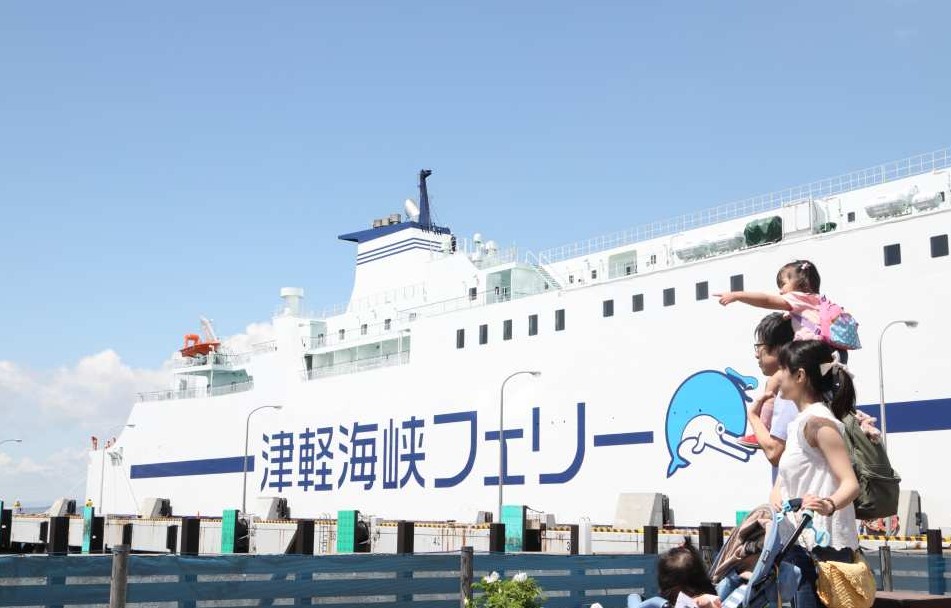 北海道、津輕海峽渡輪船