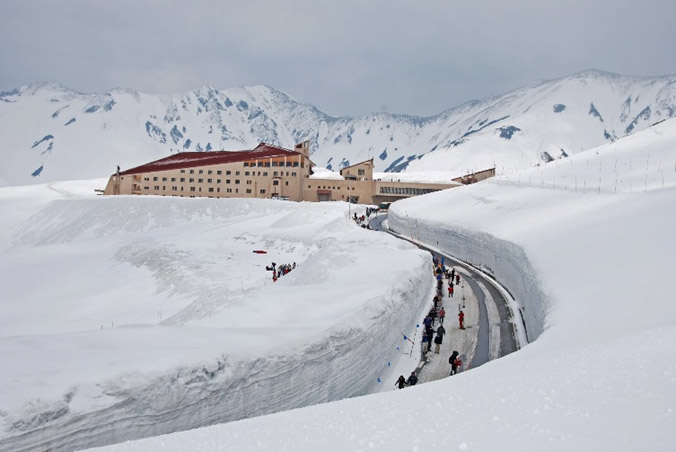 立山黑部壯觀雪壁