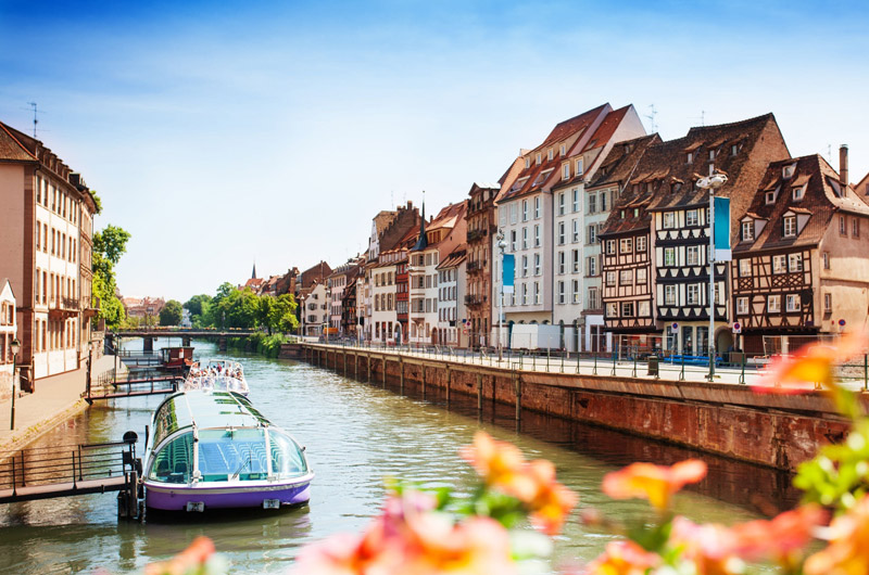 海德堡有中世紀的美麗城堡，以及德國最古老的教育機構海德堡大學