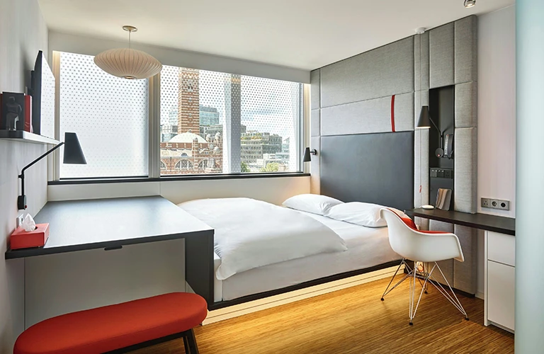 CITIZENM LONDON VICTORIA STATION HOTEL