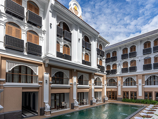 CHINO AT NIMMAN LUXURY BOUTIQUE HOTEL
