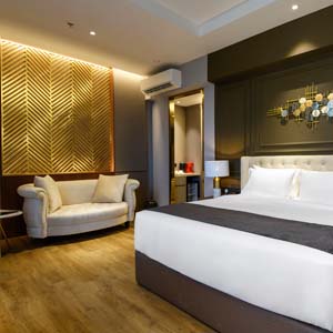 THE GRANITE LUXURY HOTEL