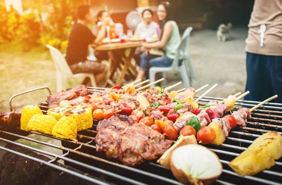 學生畢業旅行包棟民宿必備活動 豐富的戶外烤肉BBQ與朋友聚會晚餐