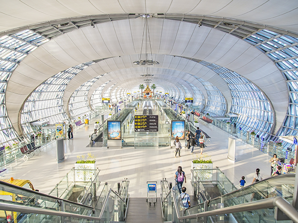 專屬VIP八人座素萬那普機場接送