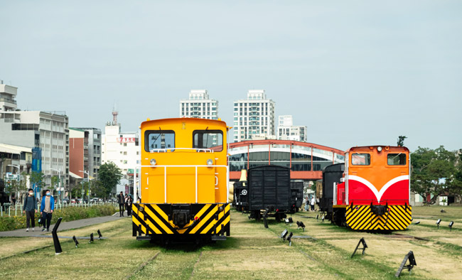 【高鐵假期】高雄濱線啟程.哈瑪星園區火車動態復駛.捷運輕軌.新濱駅前咖啡輕鬆遊1日