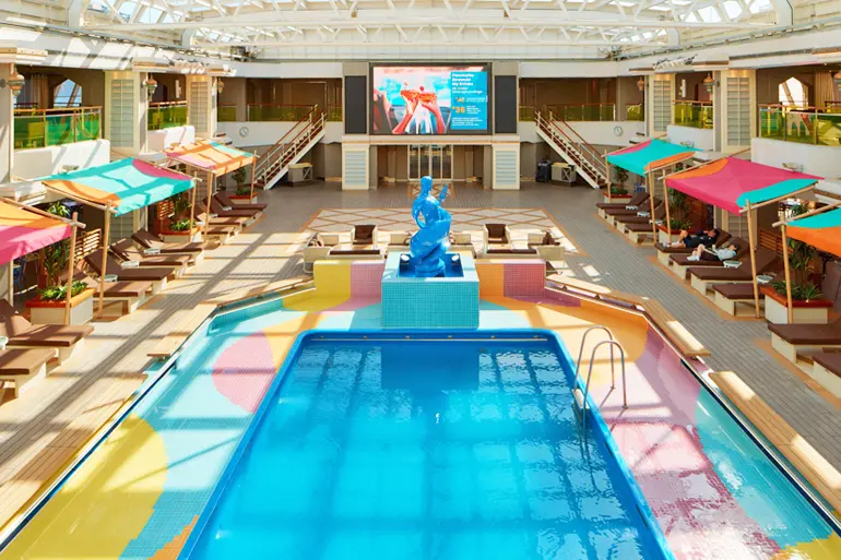 麗都日光甲板及天幕影院