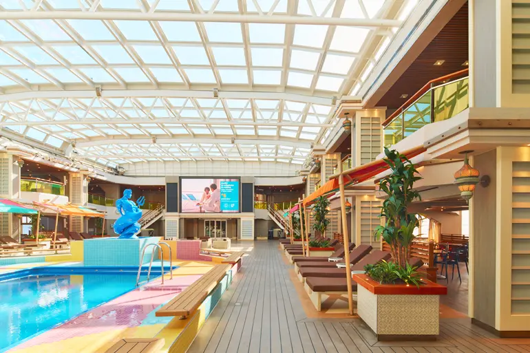 麗都日光甲板及天幕影院