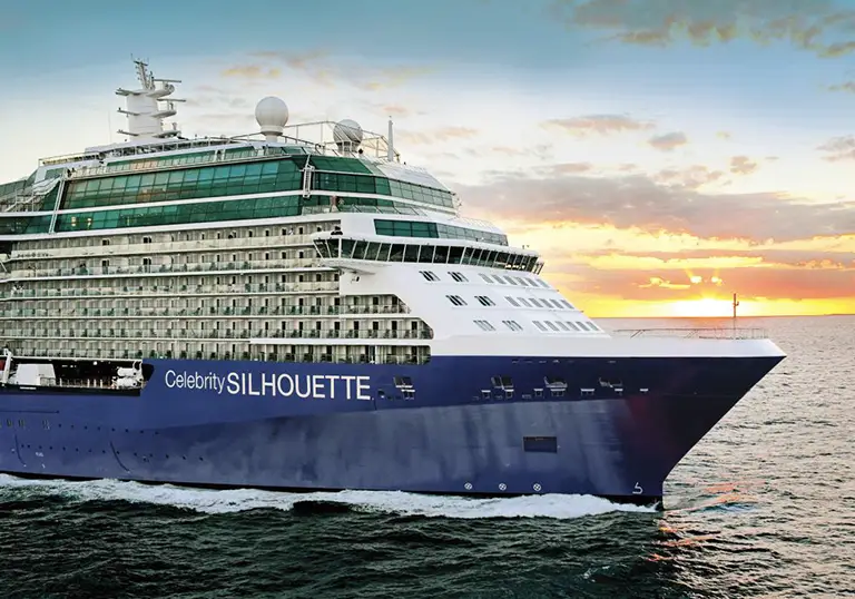 名人嘉印號》航向冰與火之島.藍湖溫泉.黃金圈鑽石圈雙圈奇景.羊角村水鄉13日