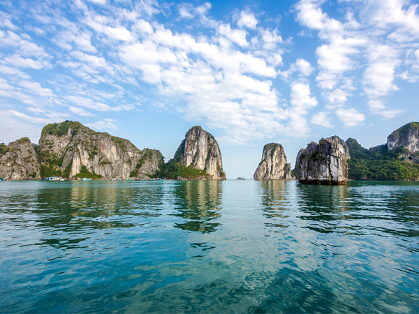 新春雙龍灣.國賓大使號VILLA.纜車摩天輪.河內洲際72酒店5日