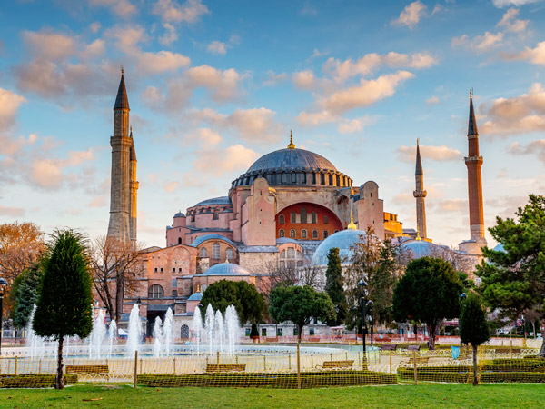 土耳其世界文化遺產.博斯普魯斯遊船.全程五星飯店10日