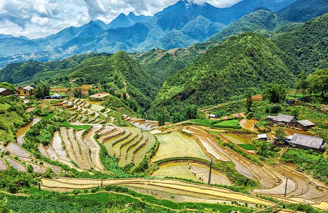 最美北越》沙壩夢幻山城.龍雲天空步道.芒花登山列車.全程五星飯店5日