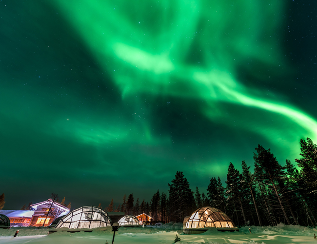 芬蘭幸福極光》極光玻璃屋兩晚.帝王蟹雪橇車.聖誕老人村.冰雪歷險體驗9日