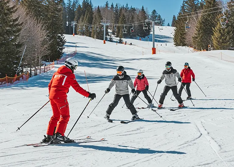 韓國滑雪大玩家》滑雪採草莓.汗蒸幕塗鴉秀.雪場渡假村.兩晚五星飯店5日