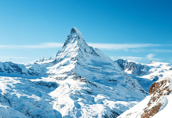 峰迷瑞士》山中之王馬特洪.冰河3000景區.西庸古堡導覽.黃金景觀列車10日
