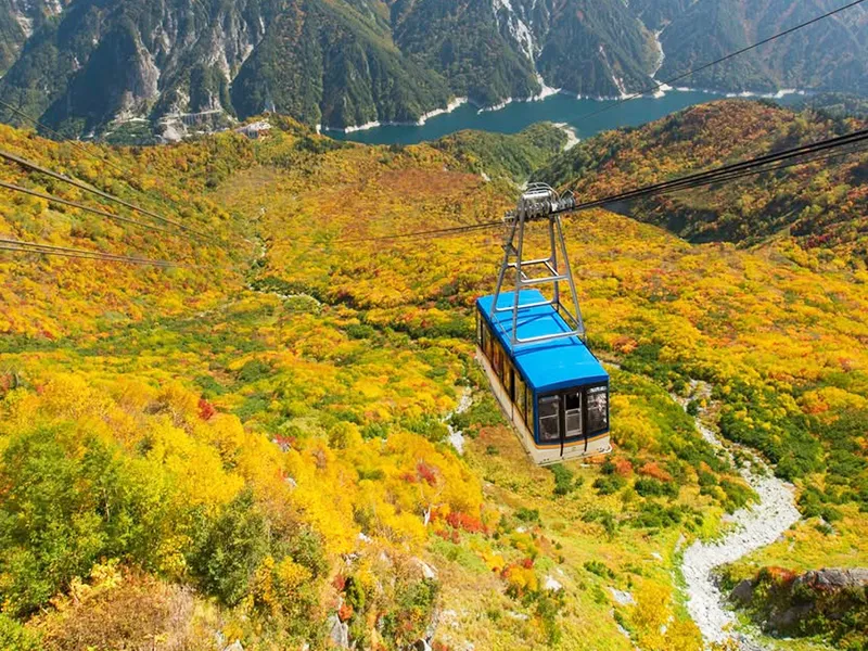 立山黑部秋季纜車