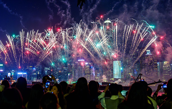 香港繽紛冬日 維多利亞港煙火秀